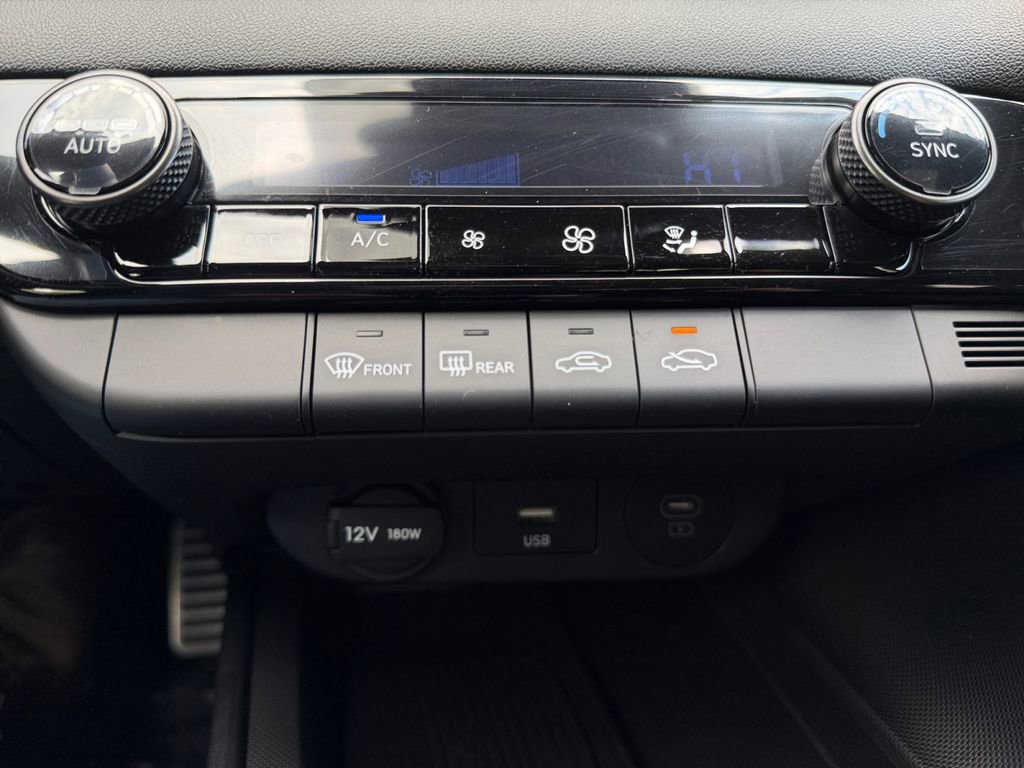 Used 2025 Hyundai Elantra Sport FWD image 20