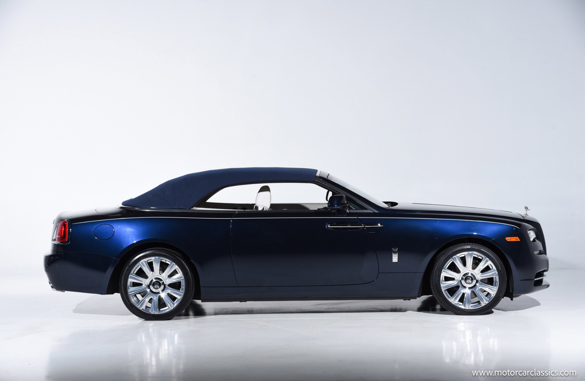 Used 2016 Rolls-Royce Dawn image 13