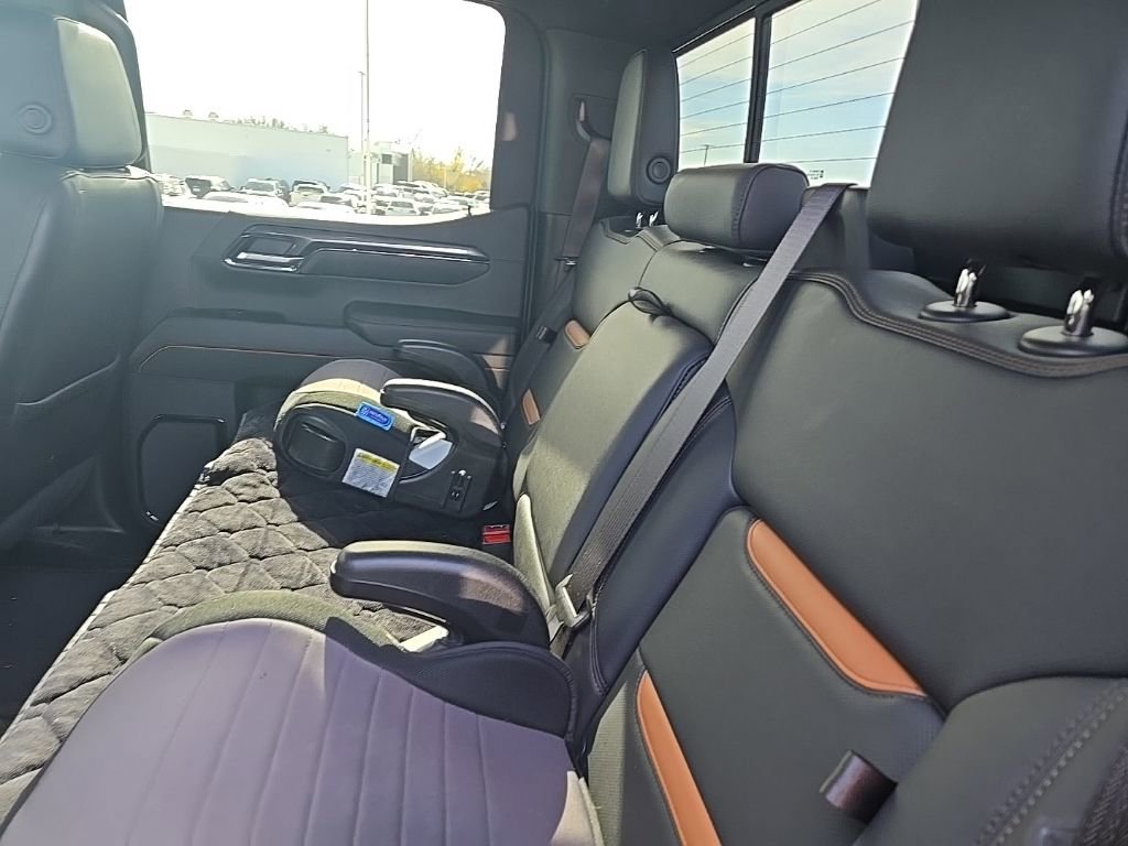 Used 2024 GMC Sierra 1500 AT4 w/ Technology Package image 17