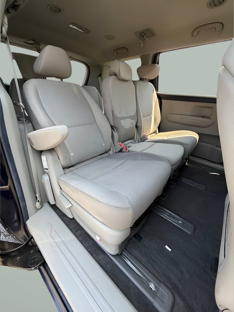 Used 2021 Kia Sedona LX FWD image 18