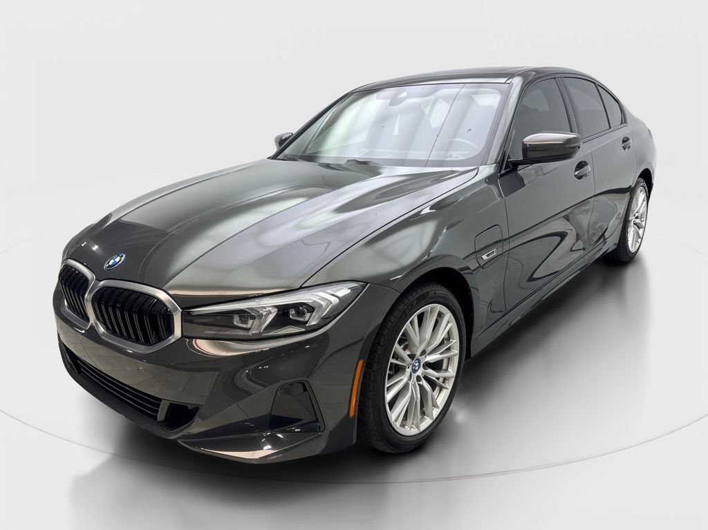 Used 2023 BMW 330e xDrive w/ Premium Package AWD/4WD image 2