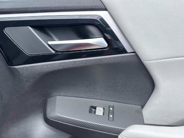 Used 2025 Mitsubishi Outlander AWD image 15