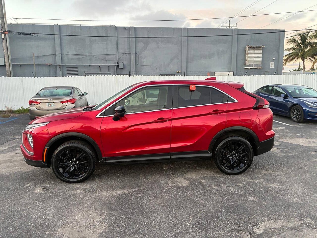 Used 2023 Mitsubishi Eclipse Cross LE AWD/4WD image 3