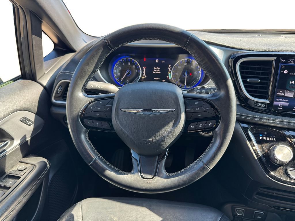 Used 2021 Chrysler Pacifica Touring-L w/ S Appearance Package image 13
