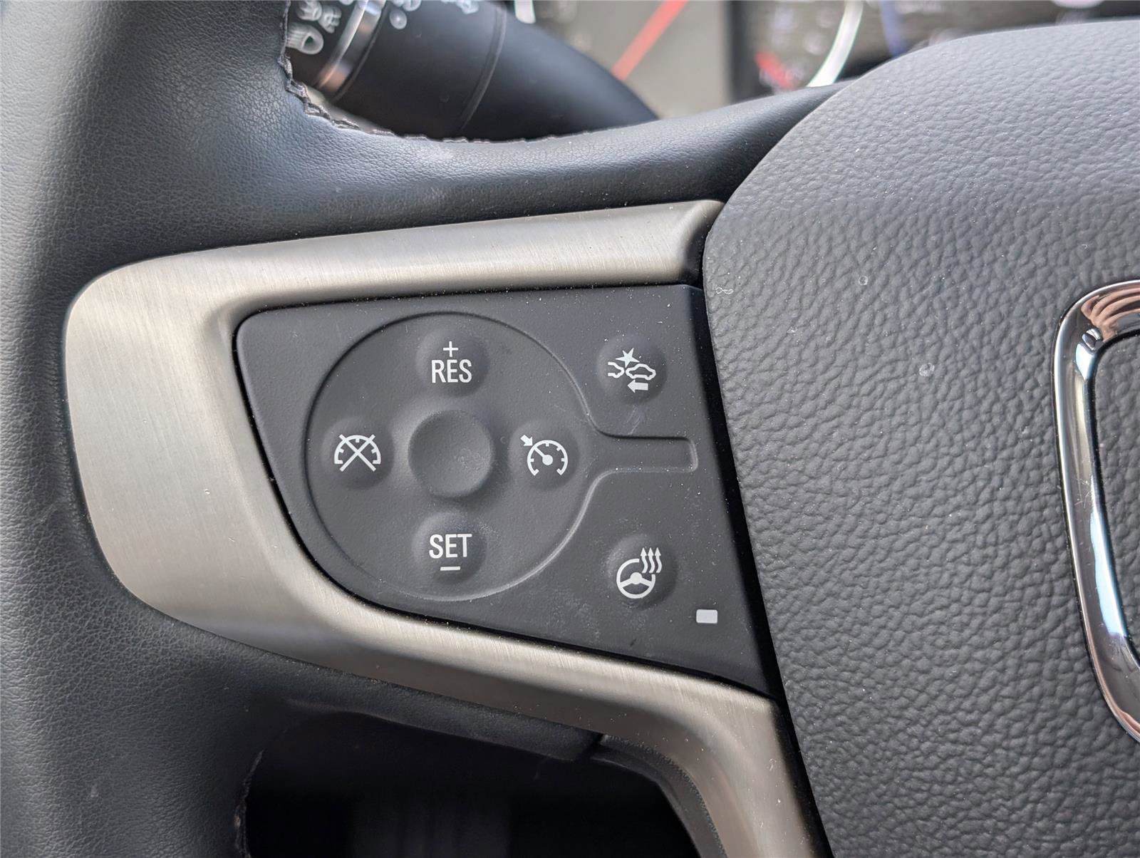 Used 2023 GMC Acadia Denali w/ Denali Ultimate Package FWD image 23