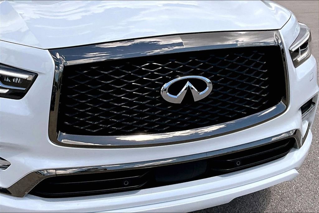 Used 2024 INFINITI QX80 Sensory image 7