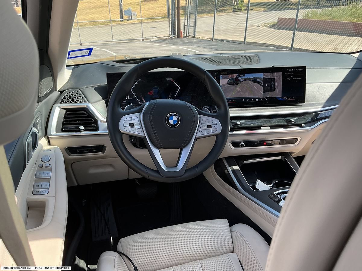 Used 2024 BMW X7 xDrive40i w/ Premium Package AWD/4WD image 12