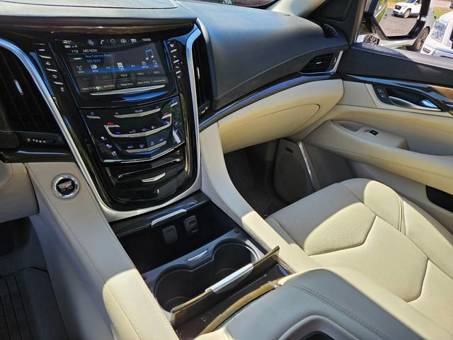Used 2020 Cadillac Escalade Premium Luxury AWD/4WD image 20