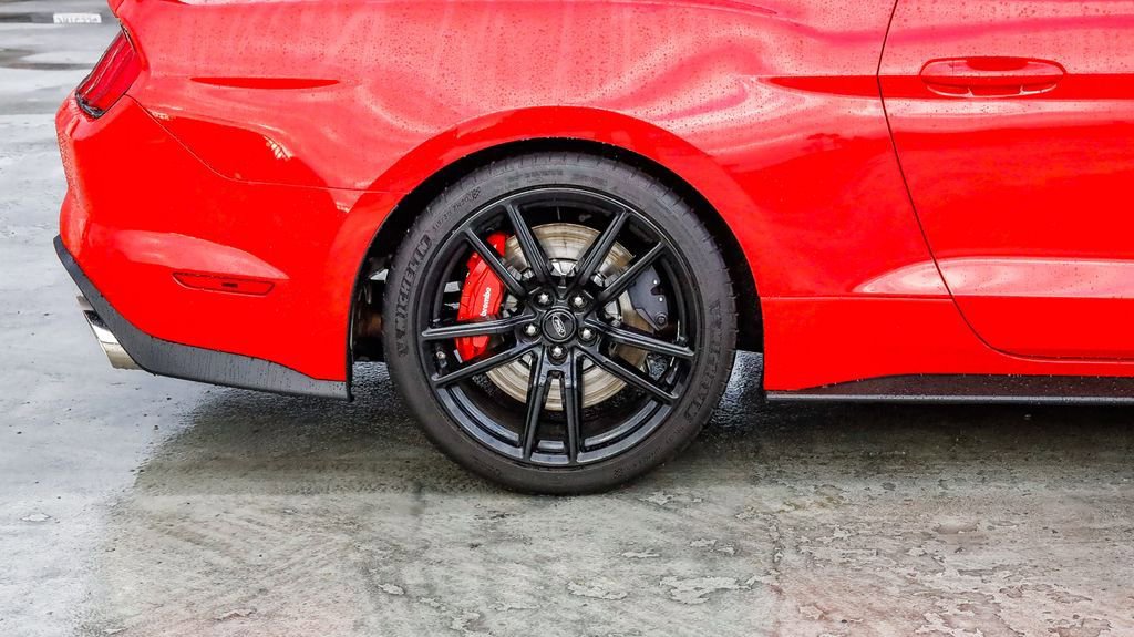 Used 2020 Ford Mustang Shelby GT500 w/ Technology Package RWD image 12