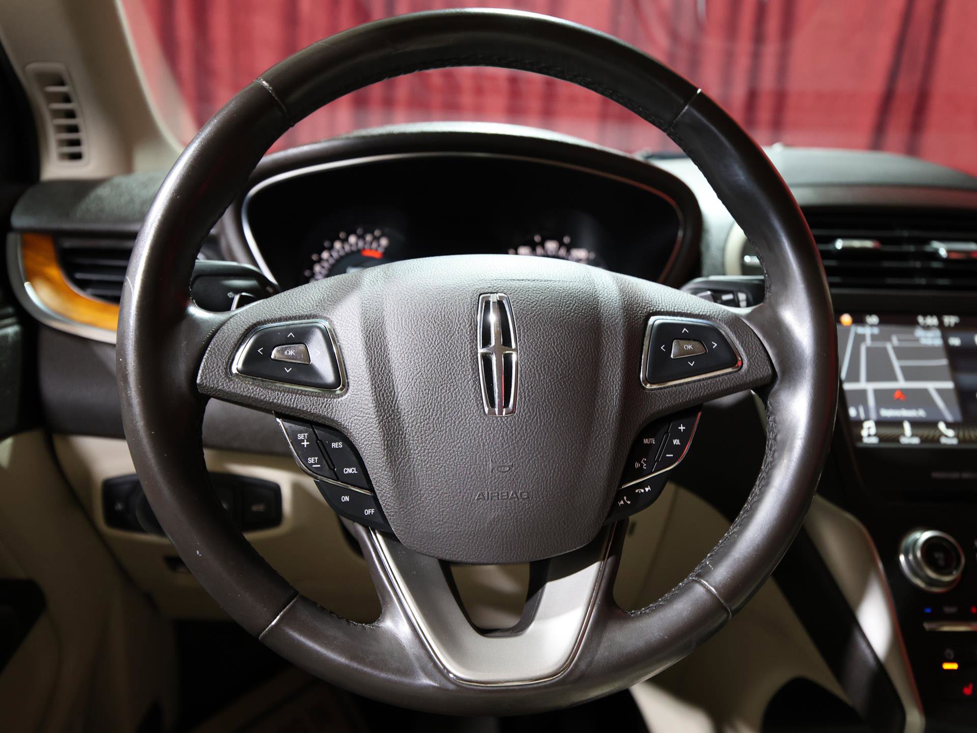 Used 2017 Lincoln MKC Select w/ Select Plus Package FWD image 16