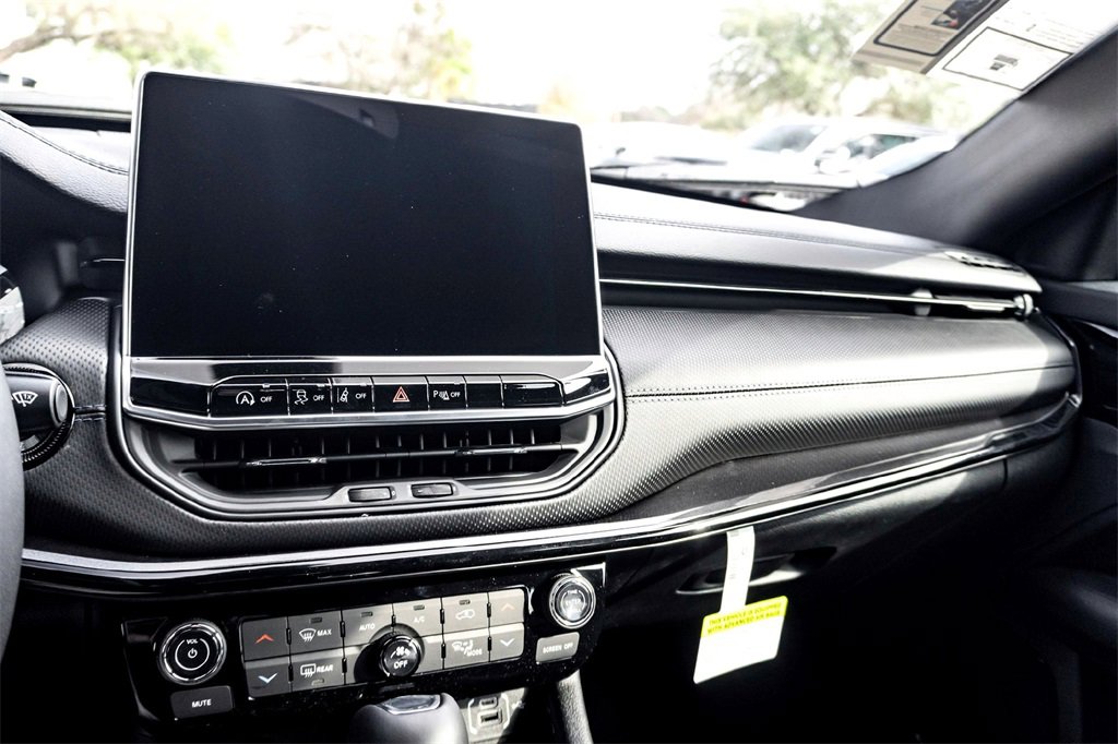 New 2026 Jeep Compass Limited image 14