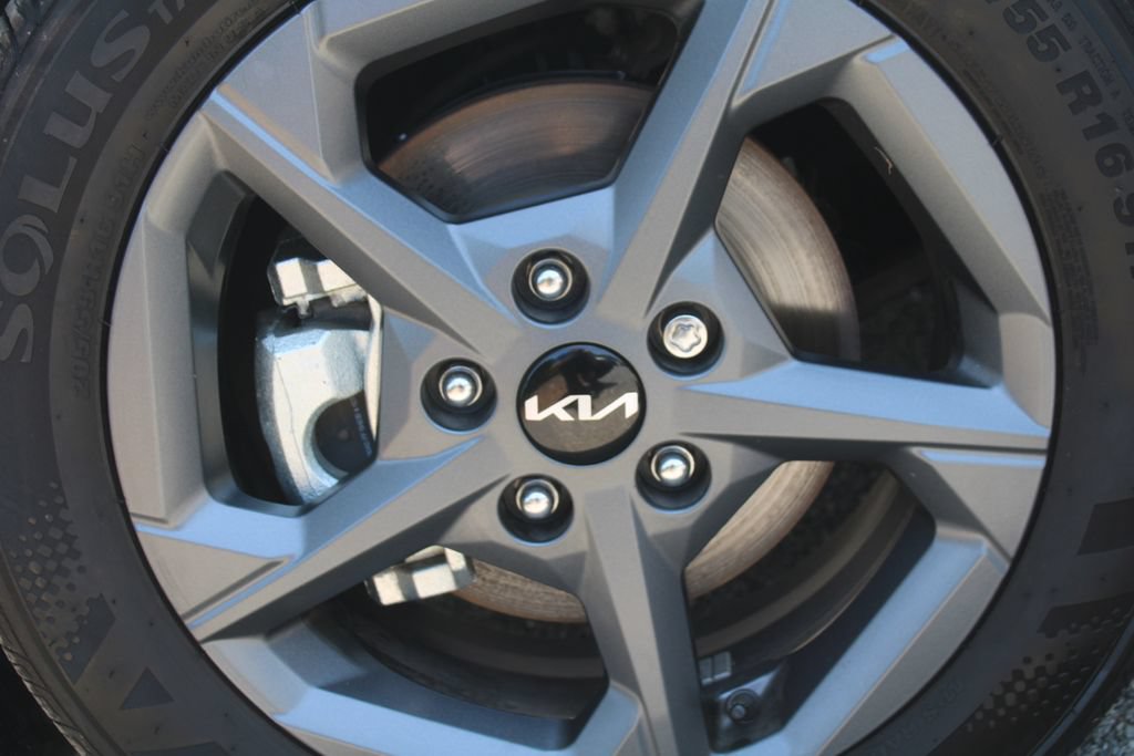 Certified 2025 Kia K4 FWD image 17