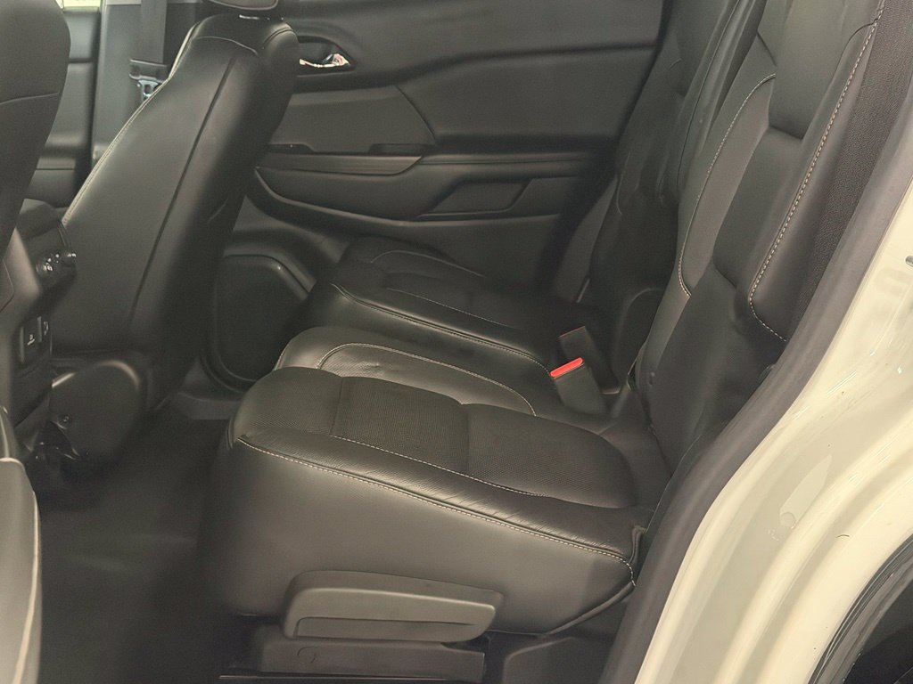 Used 2017 GMC Acadia SLT FWD image 23