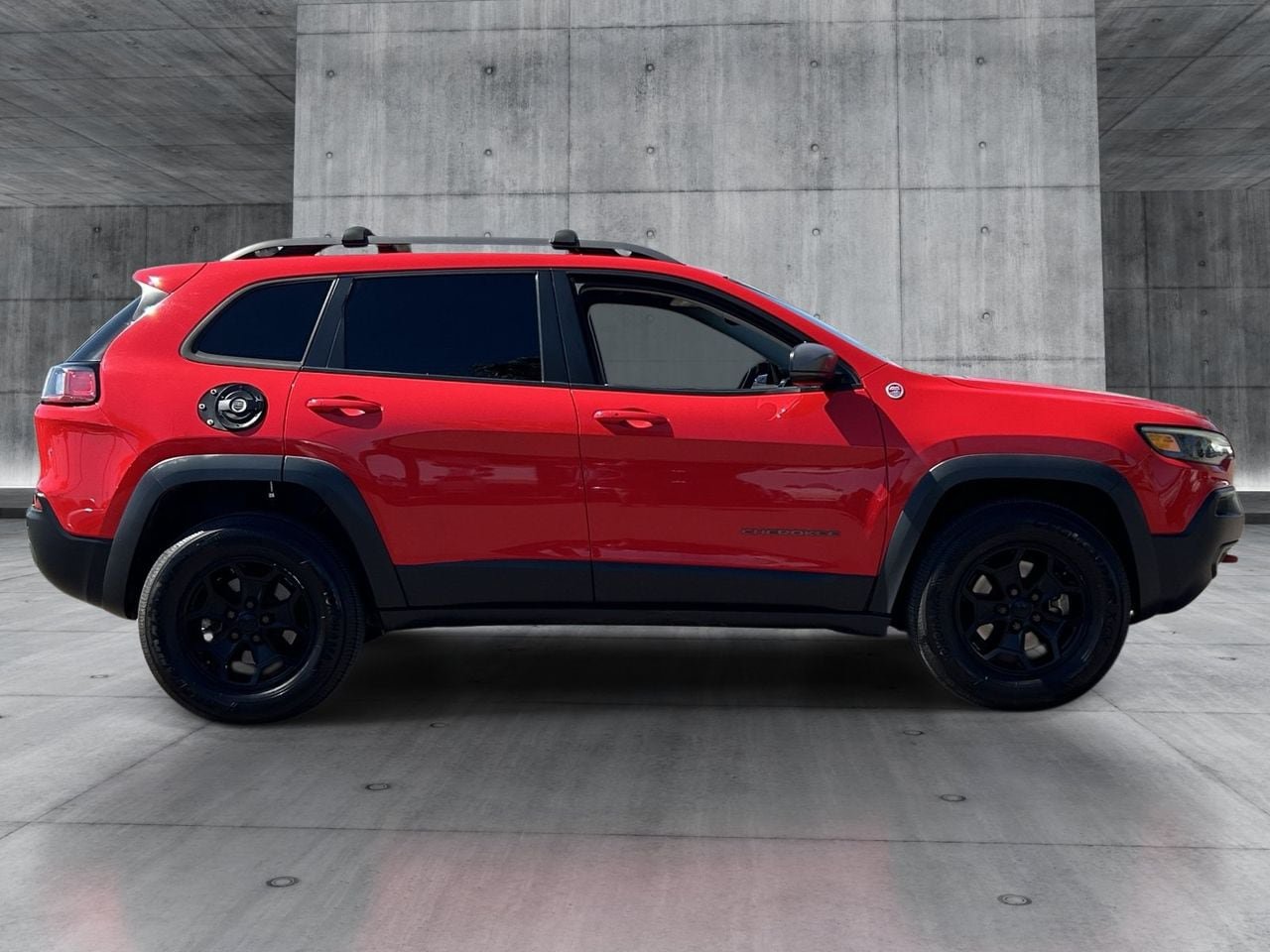 Used 2019 Jeep Cherokee Trailhawk w/ Comfort/Convenience Group AWD/4WD image 6