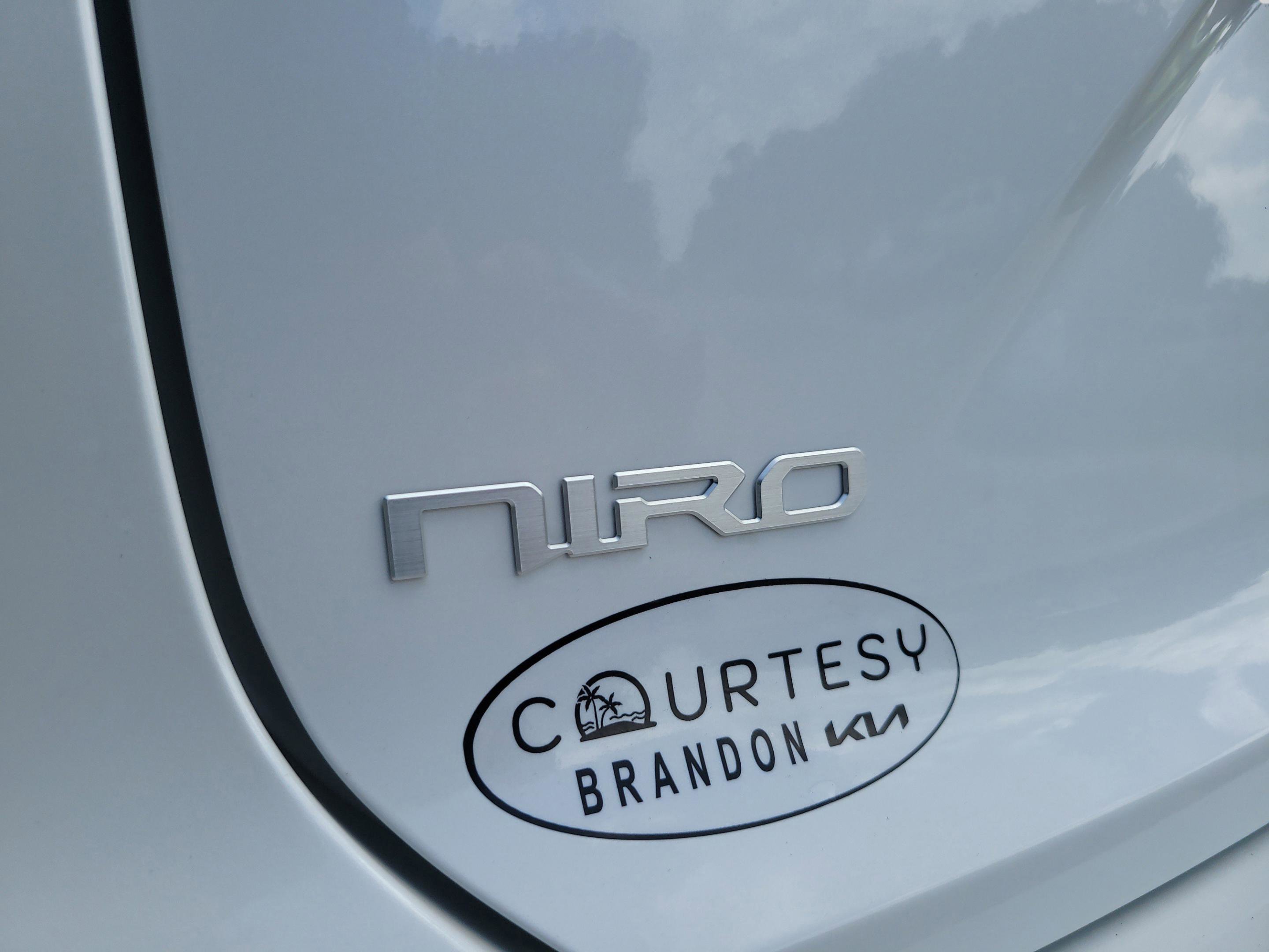 New 2025 Kia Niro SX image 6