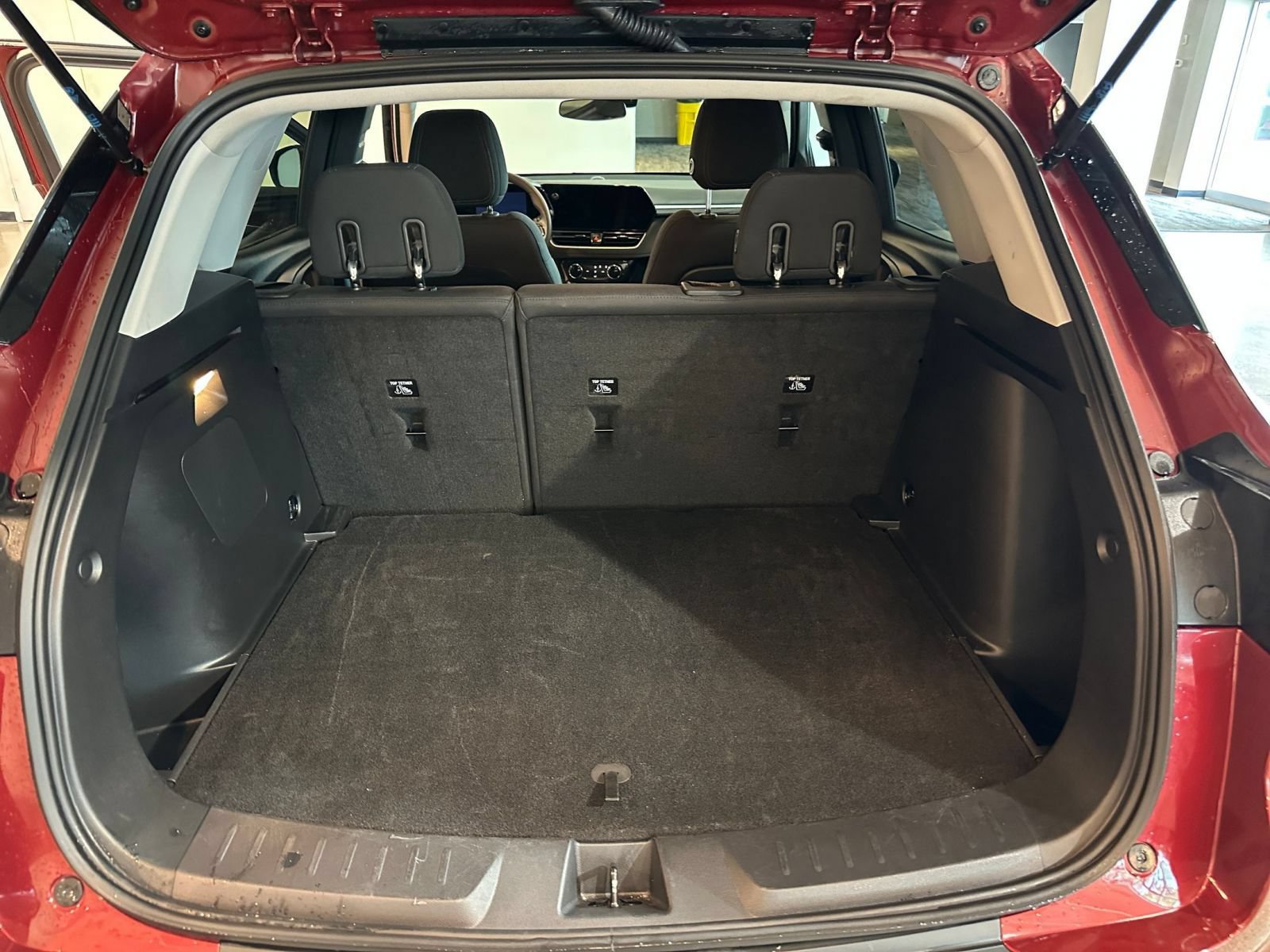 Used 2025 Chevrolet TrailBlazer LT FWD image 30