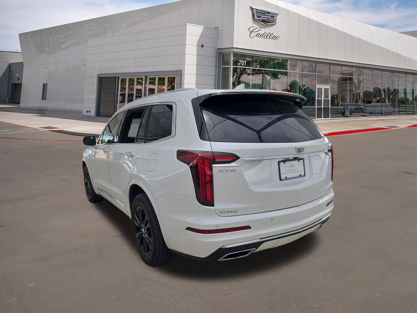 Used 2023 Cadillac XT6 Luxury FWD image 4
