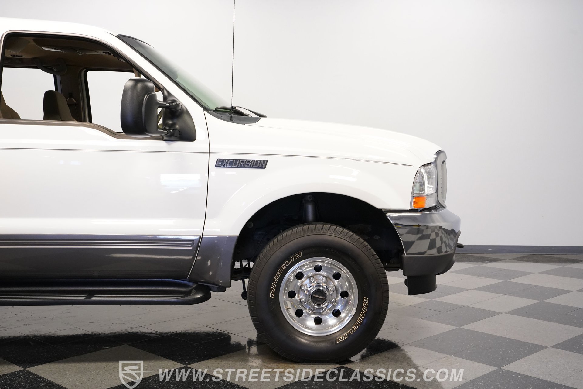 Used 2002 Ford Excursion XLT image 30