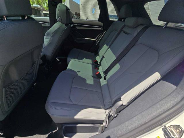 Used 2023 Audi Q3 2.0T Premium Plus w/ Premium Plus Package AWD/4WD image 18
