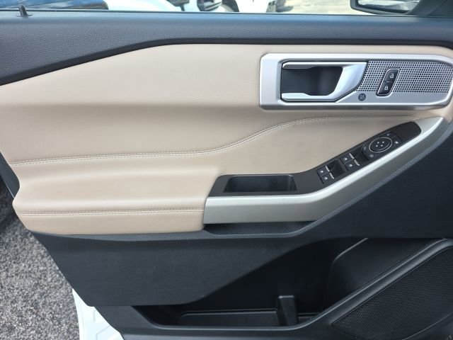 Used 2023 Ford Explorer Limited AWD/4WD image 14