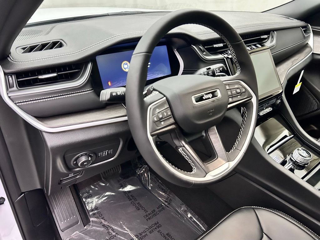 New 2025 Jeep Grand Cherokee Limited AWD/4WD image 11