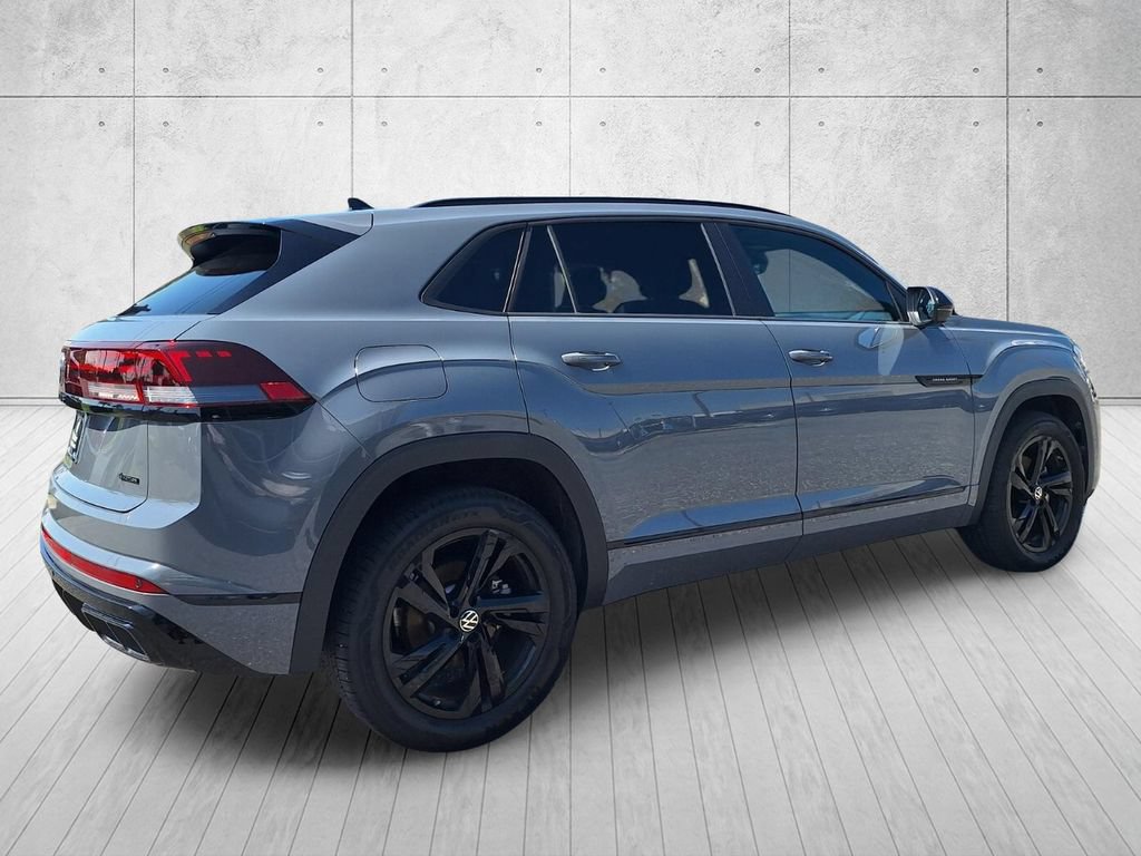 Used 2026 Volkswagen Atlas Cross Sport SEL R-Line AWD/4WD image 5