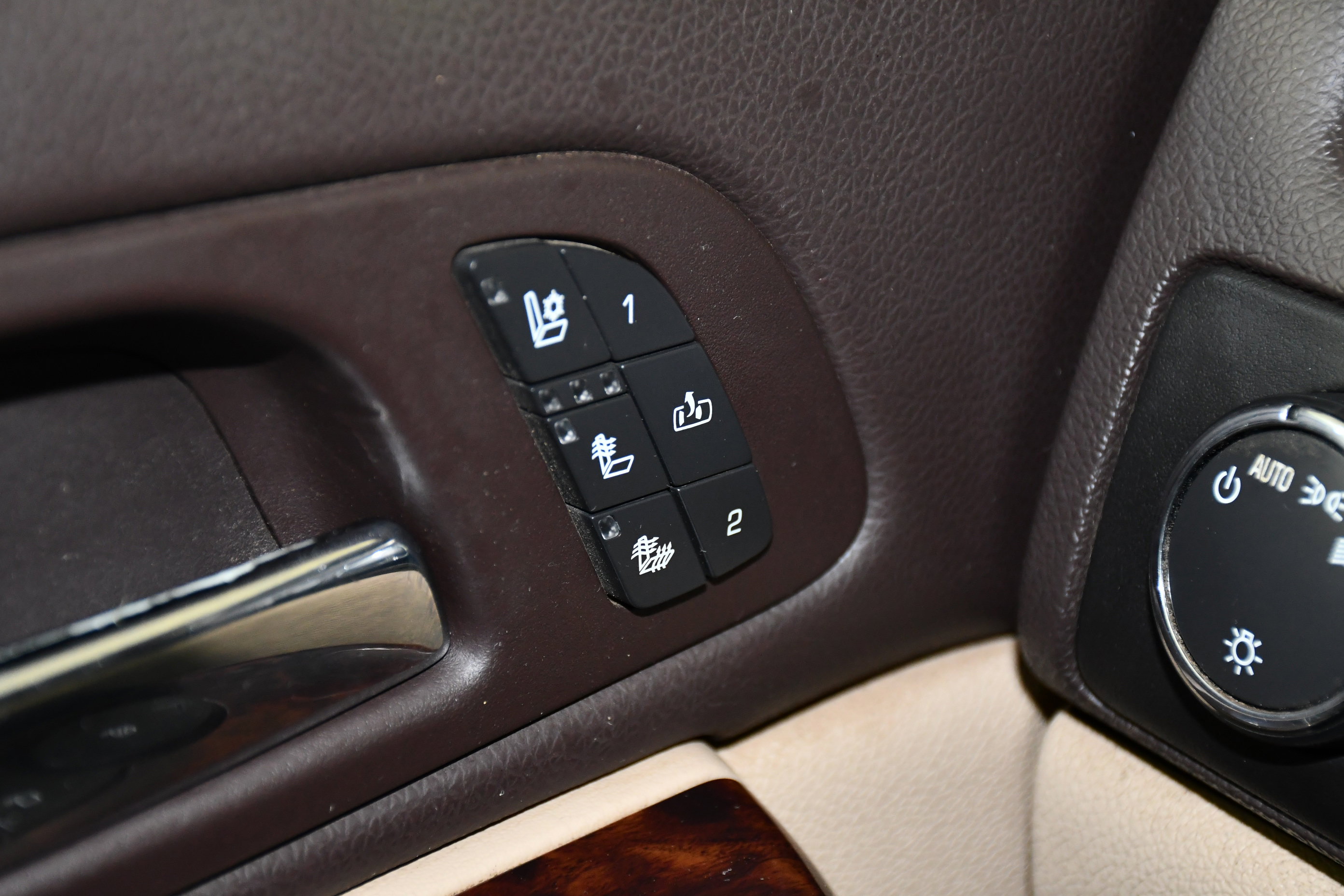 Used 2012 GMC Yukon Denali AWD/4WD image 34