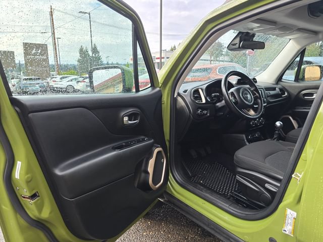 Used 2016 Jeep Renegade 75th Anniversary AWD/4WD image 19