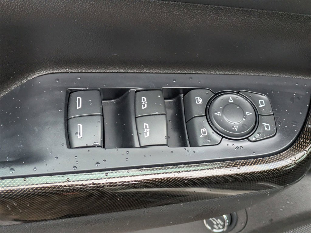 Used 2022 GMC Acadia AT4 w/ Technology Package image 11