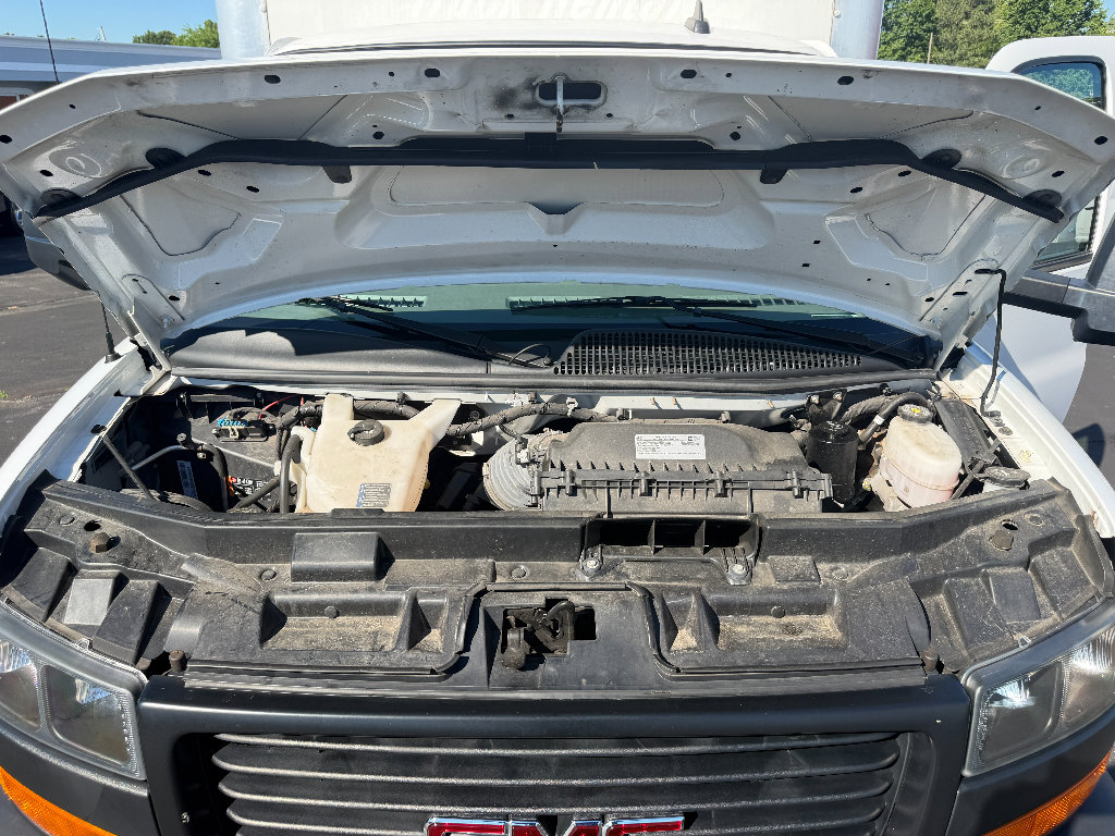 Used 2022 GMC Savana 3500 Extended w/ Power Convenience Package RWD image 27