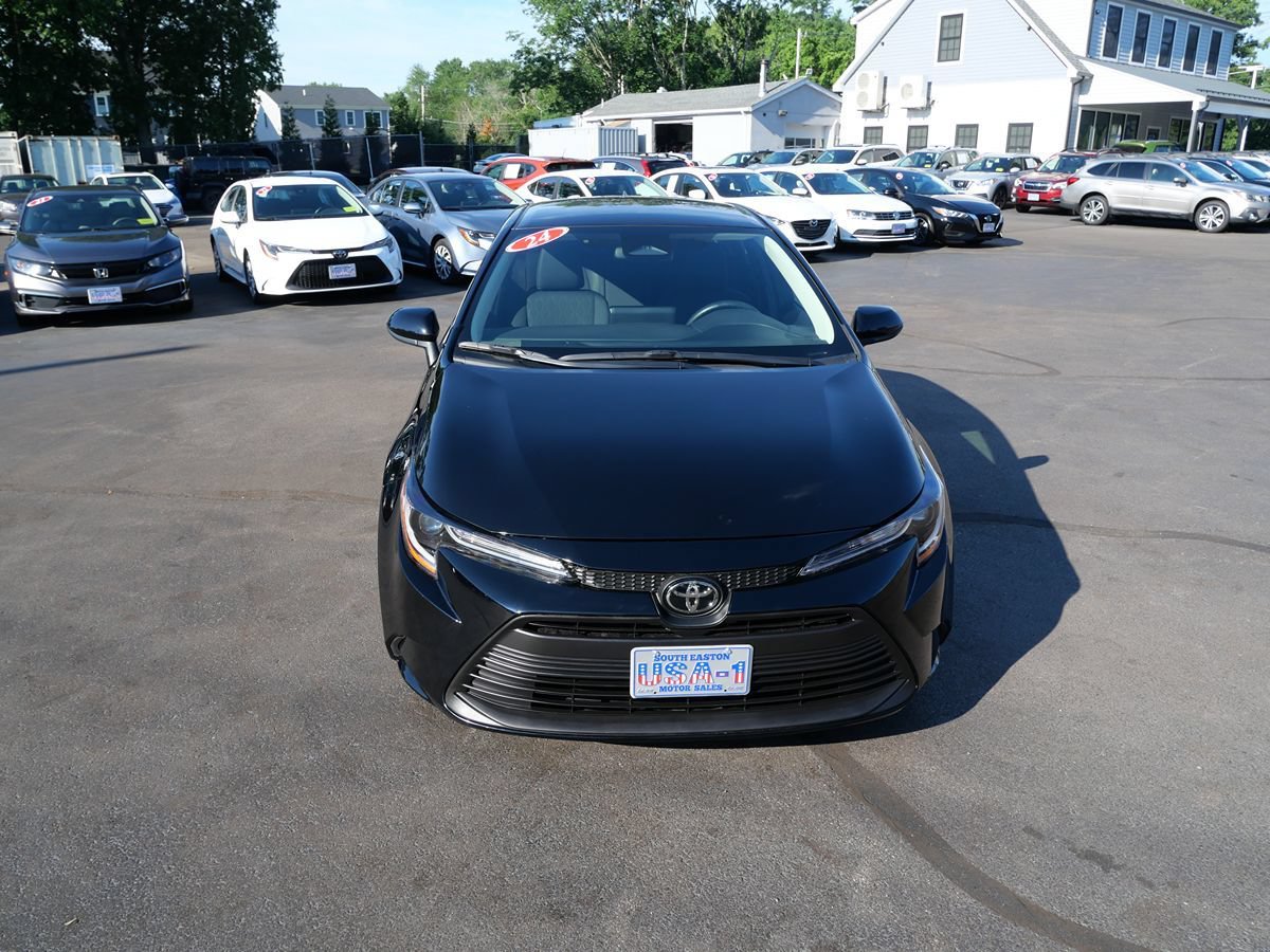 Used 2024 Toyota Corolla LE FWD image 3