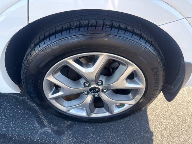 Used 2020 Kia Sorento SX FWD image 11