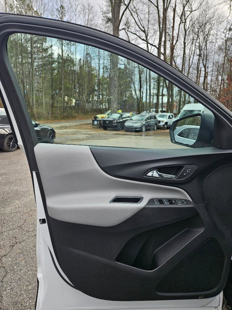 Used 2019 Chevrolet Equinox LS image 18