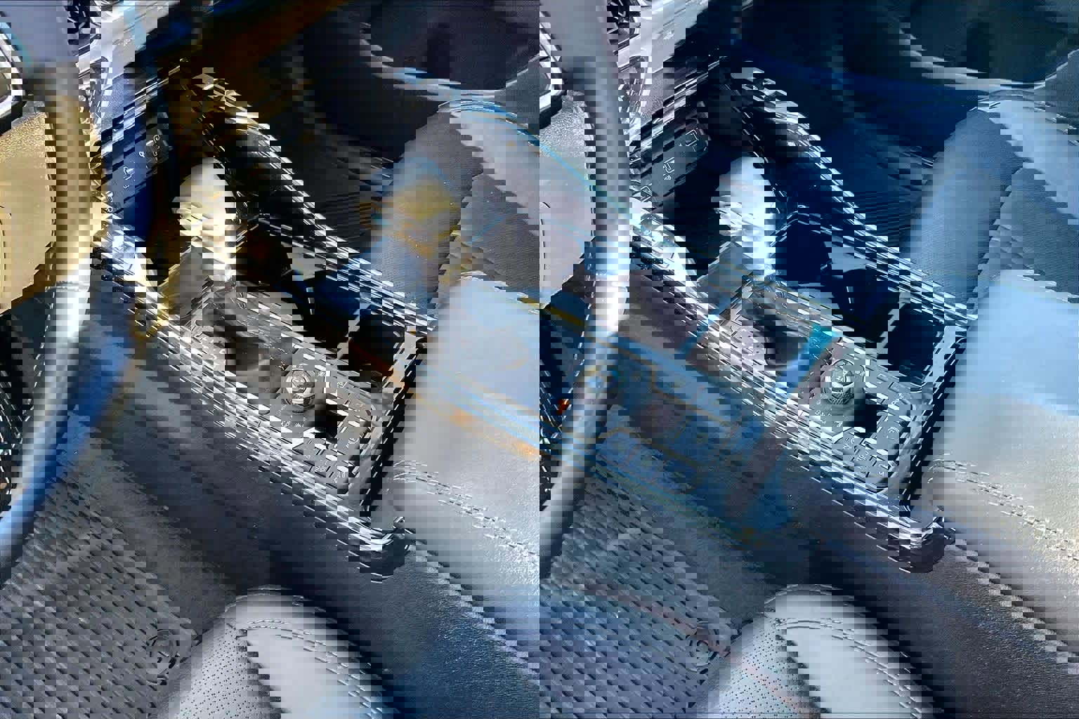 Used 2022 Kia Sorento SX image 16