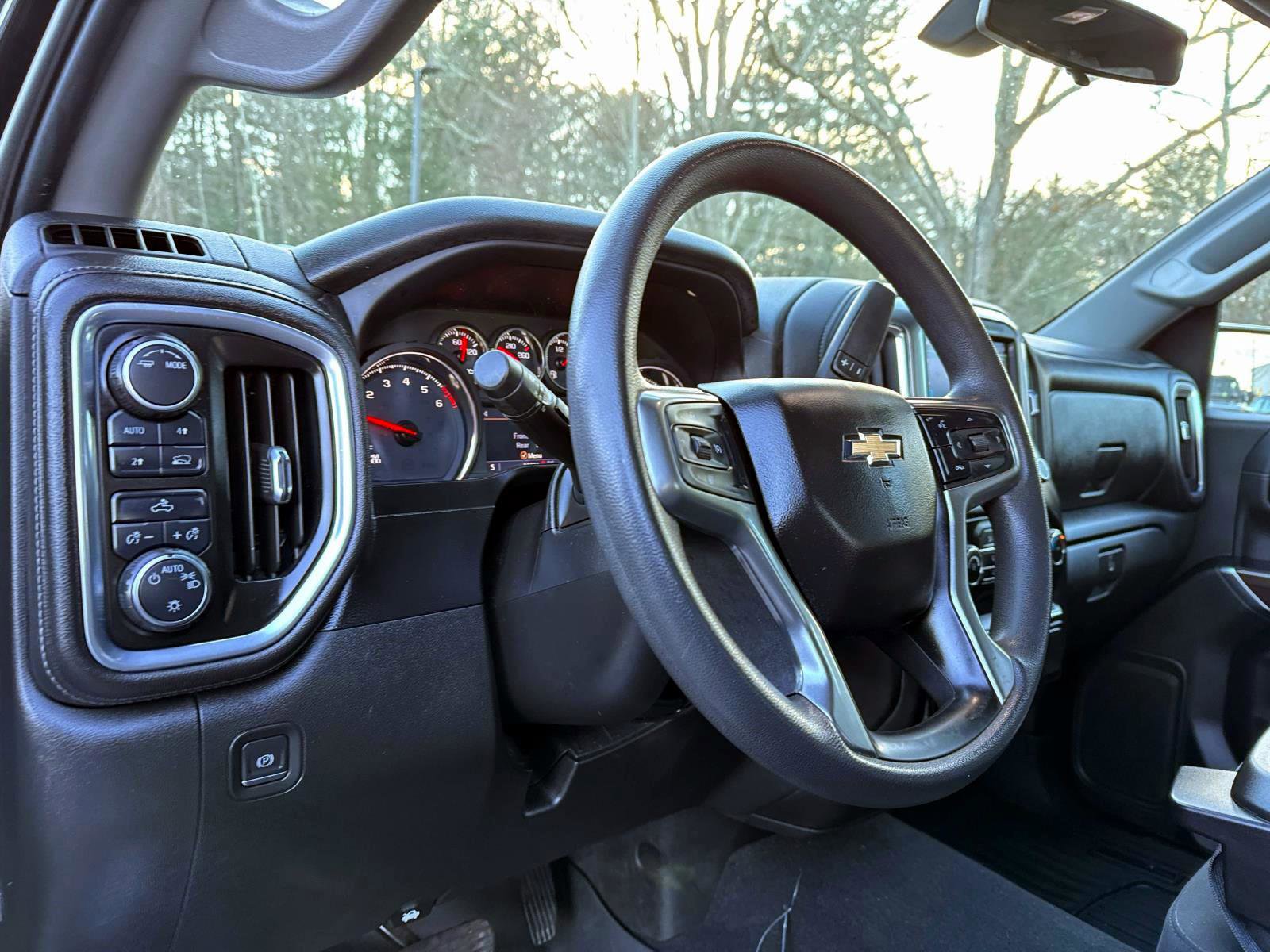 Used 2020 Chevrolet Silverado 1500 LT w/ Trailering Package image 9