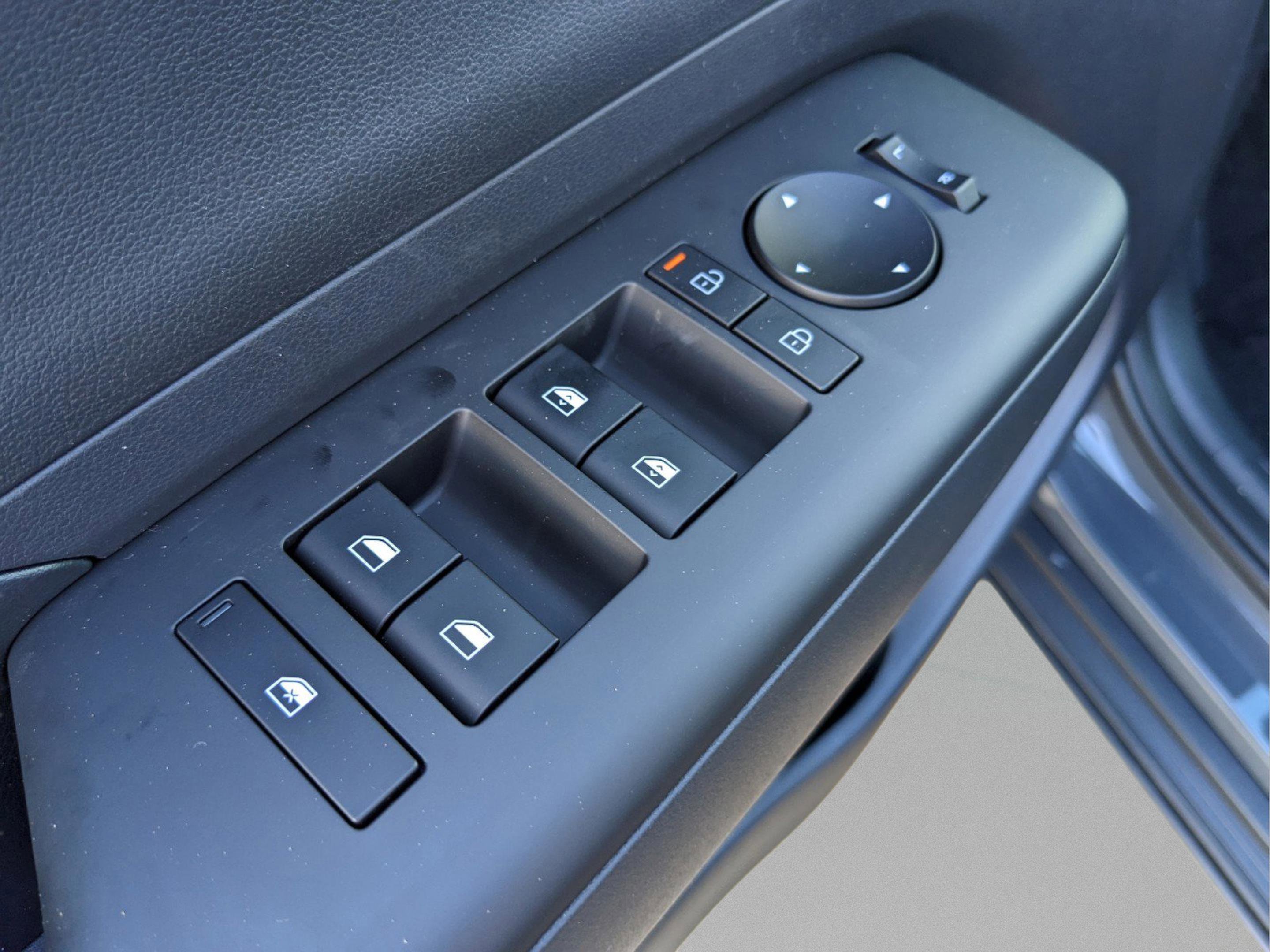 Used 2025 Hyundai Kona SEL image 13