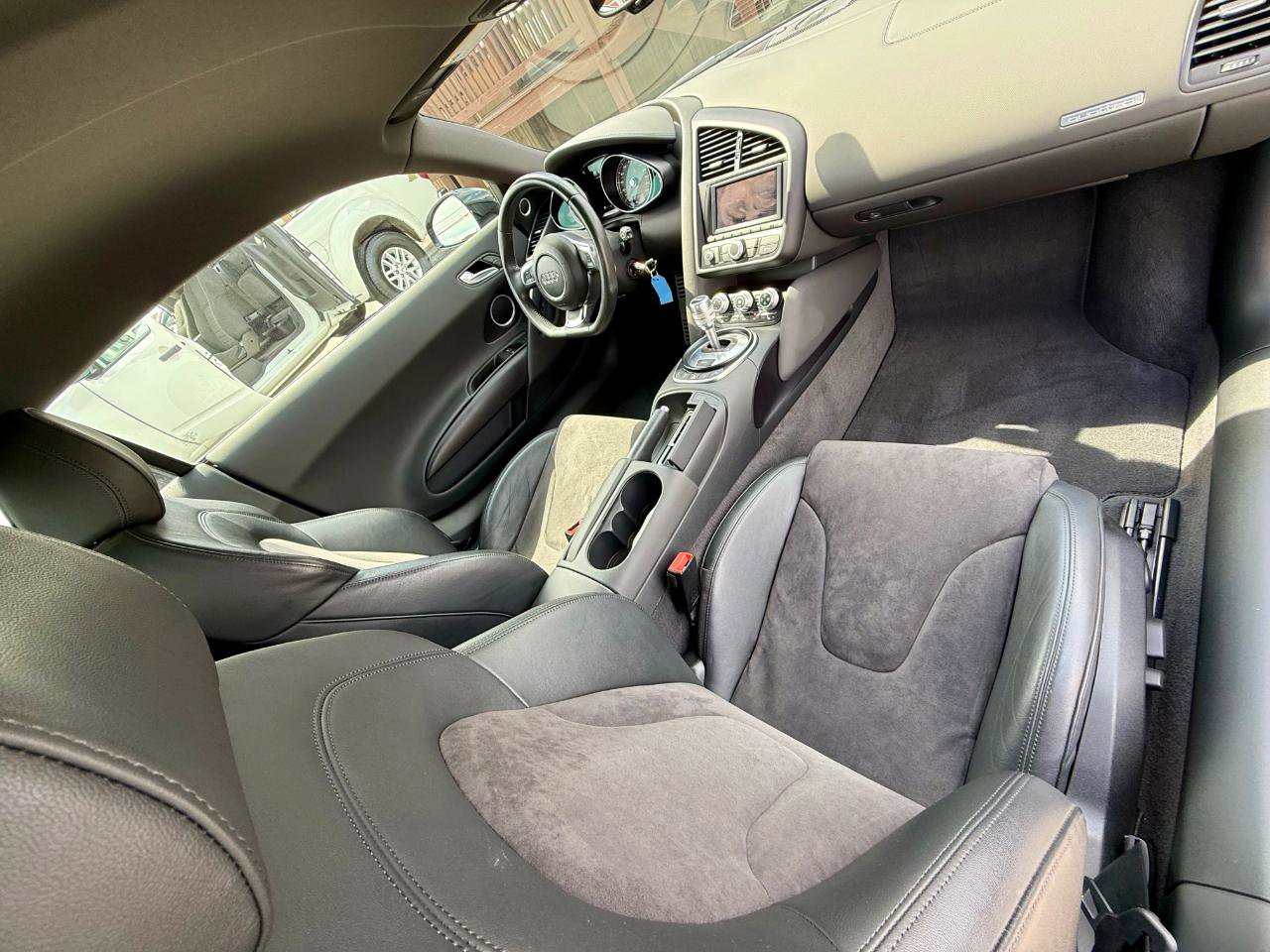 Used 2012 Audi R8 V8 AWD/4WD image 36