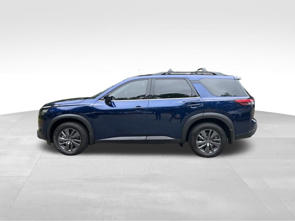 Used 2023 Nissan Pathfinder SV w/ SV Premium Package AWD/4WD image 2