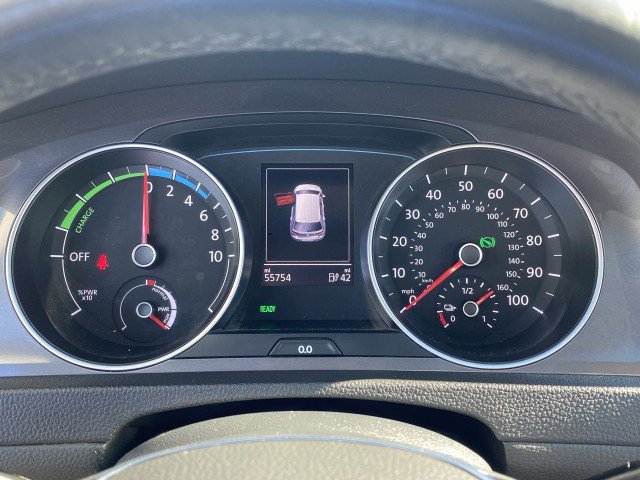 Used 2015 Volkswagen e-Golf SEL Premium image 12