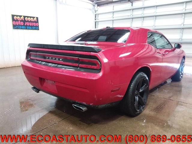 Used 2012 Dodge Challenger R/T RWD image 3