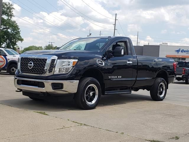 Used 2018 Nissan Titan SV AWD/4WD image 9