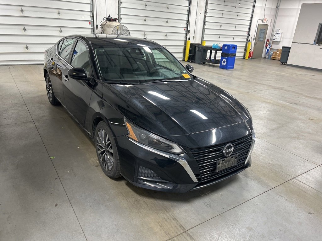 Used 2023 Nissan Altima 2.5 SV