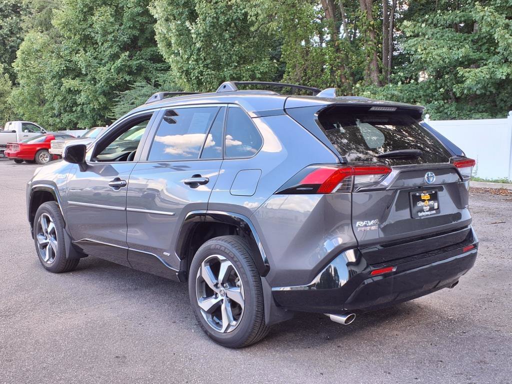 Used 2024 Toyota RAV4 SE image 11