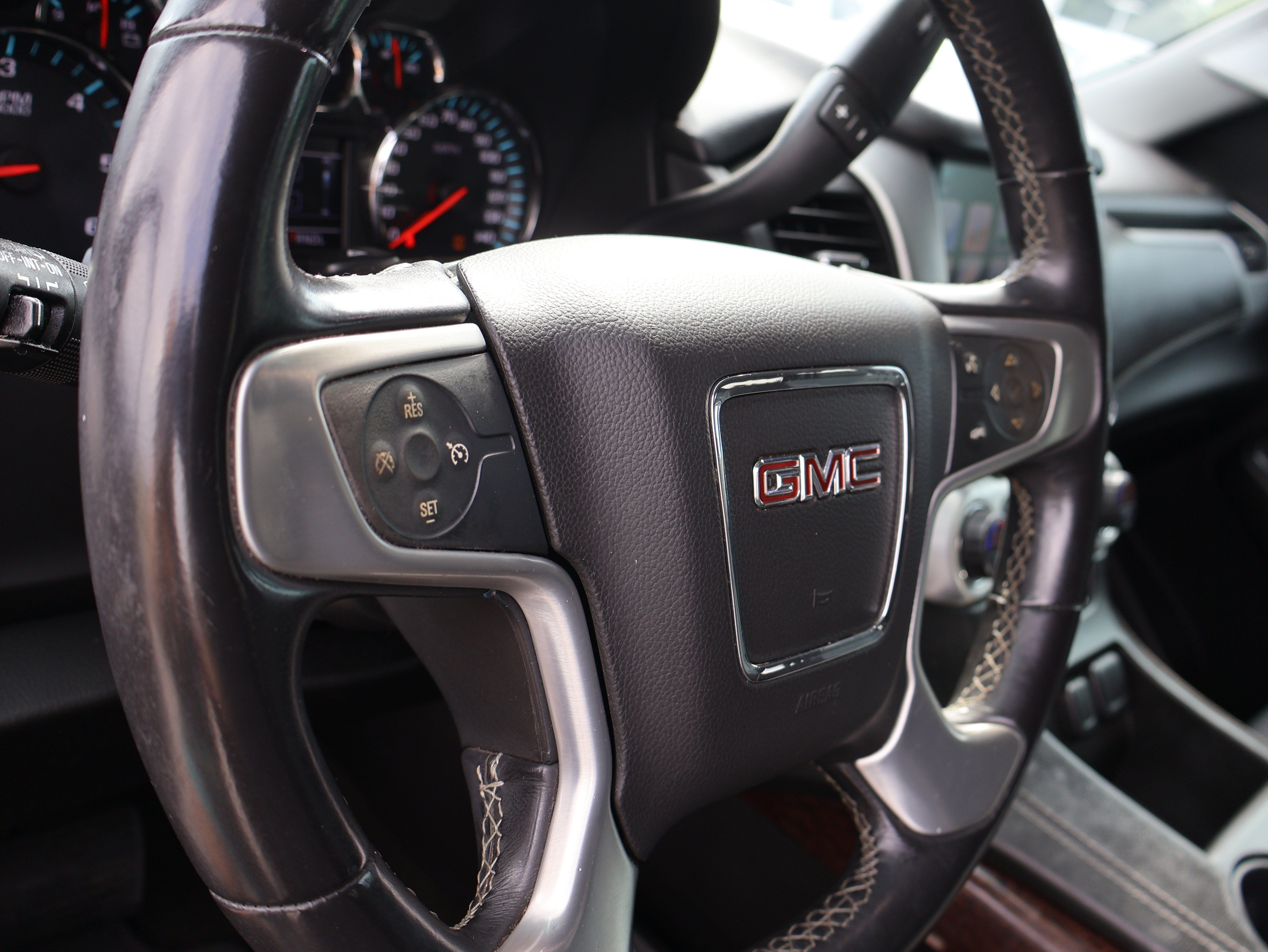 Used 2017 GMC Yukon SLE w/ SLE Value Package RWD image 19
