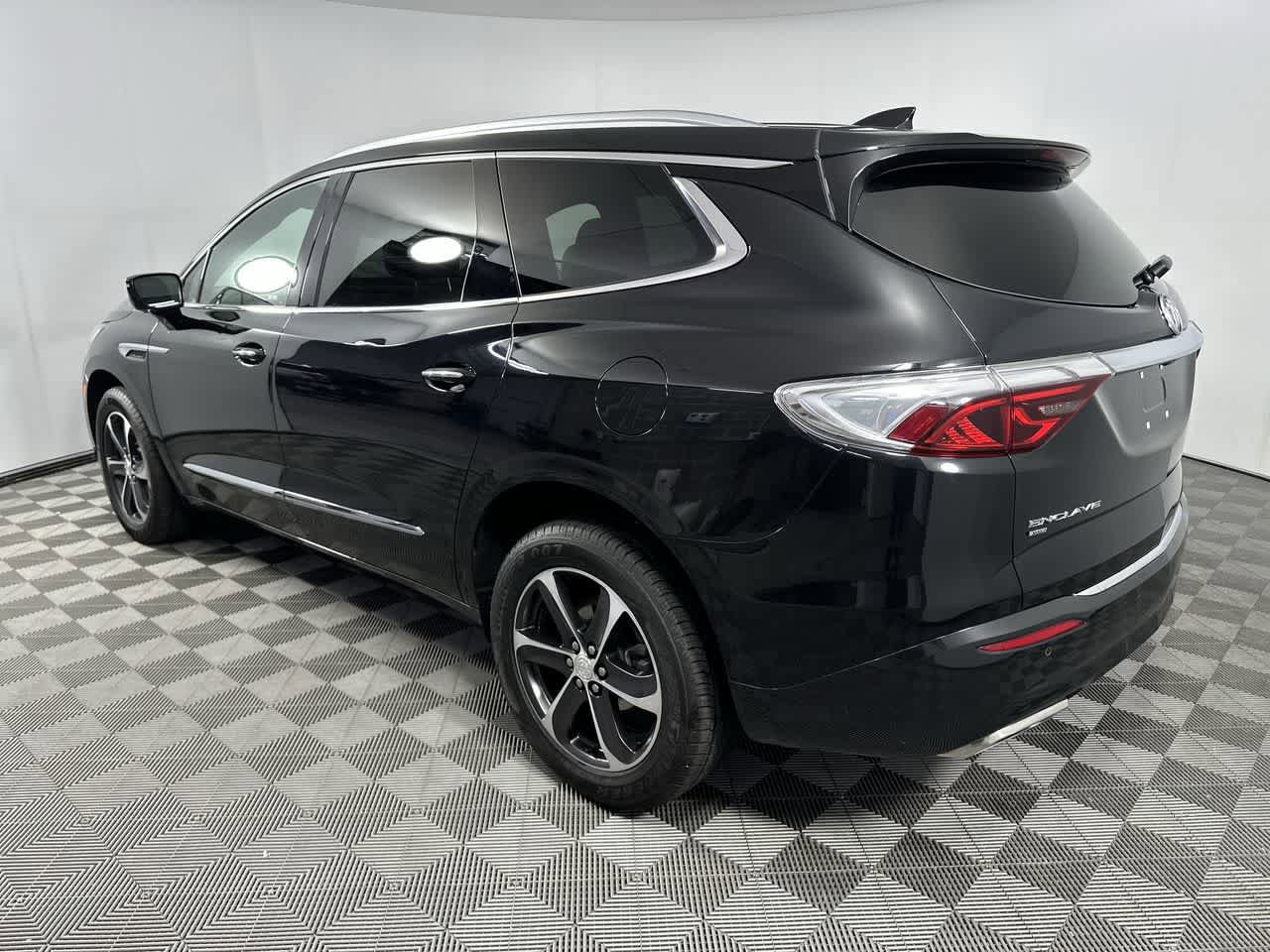 Used 2022 Buick Enclave Essence w/ Sport Touring Edition AWD/4WD image 6