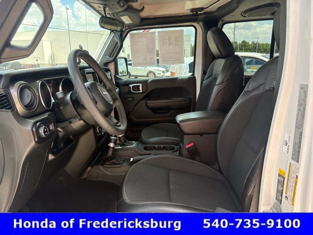 Used 2023 Jeep Gladiator Sport AWD/4WD image 9