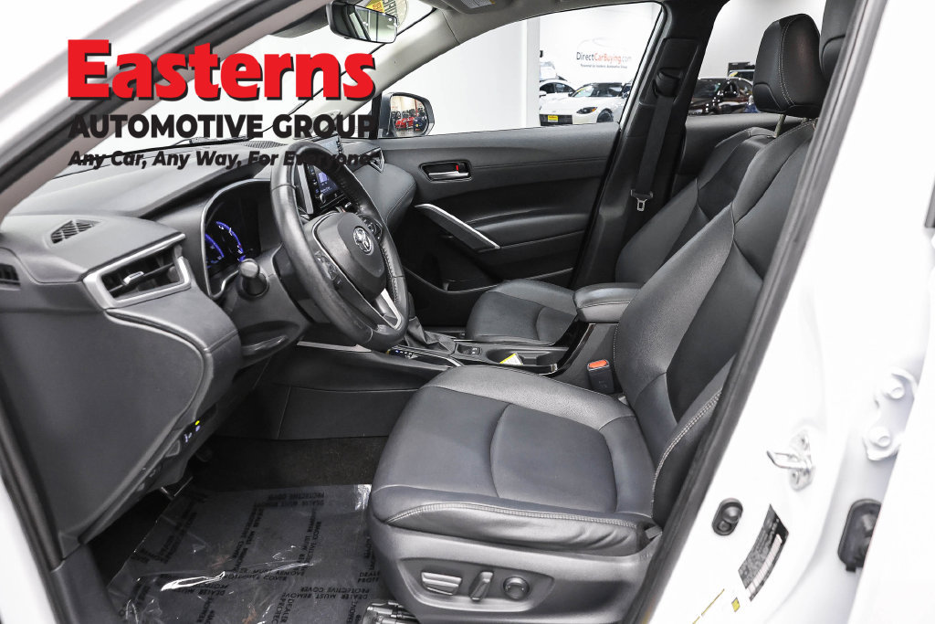 Used 2022 Toyota Corolla Cross XLE w/ Convenience Package AWD/4WD image 15