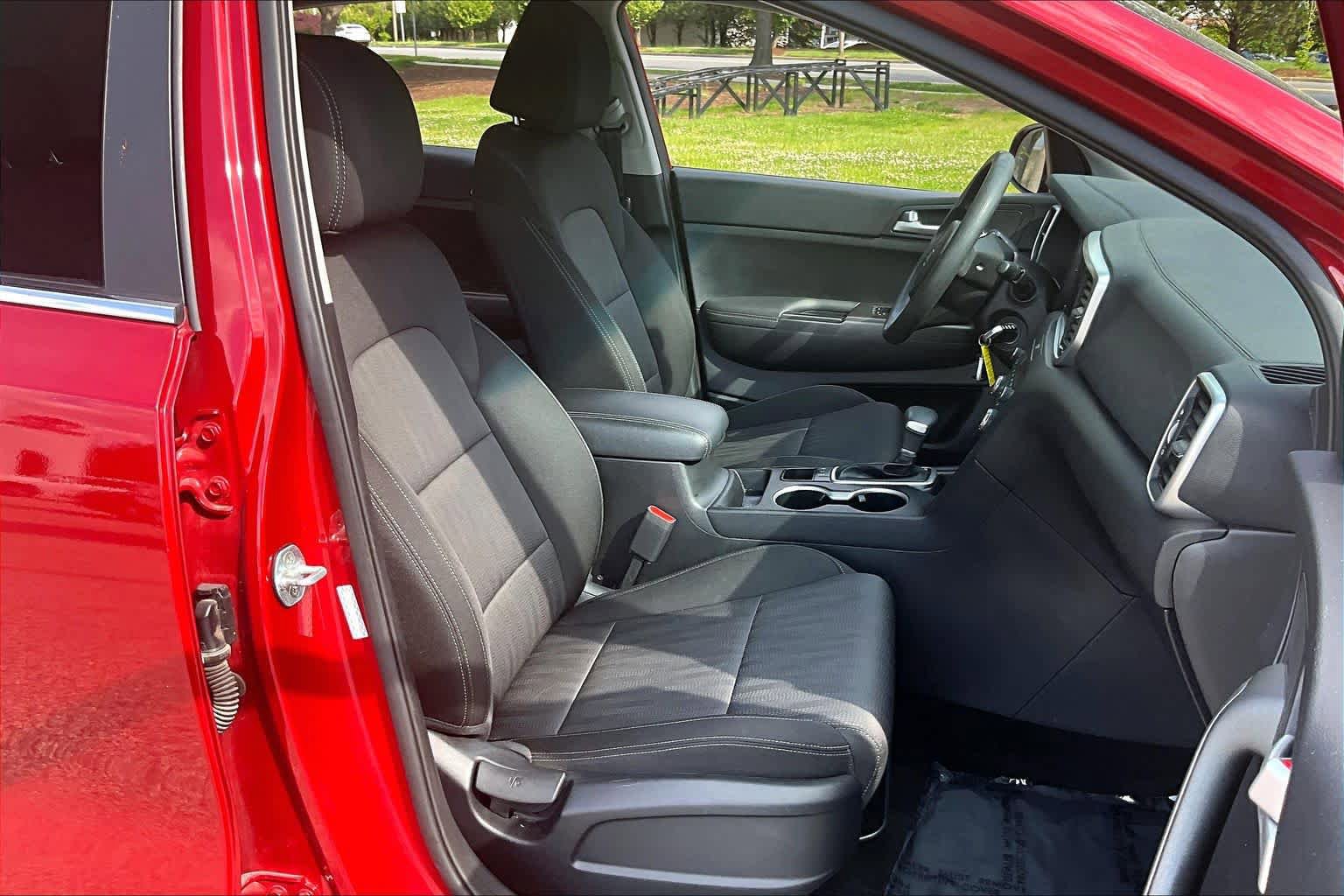 Used 2022 Kia Sportage LX AWD/4WD image 9