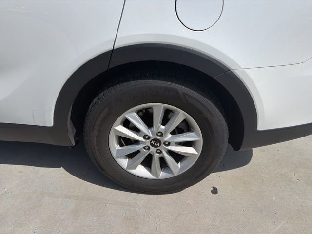 Used 2020 Kia Sorento LX image 6