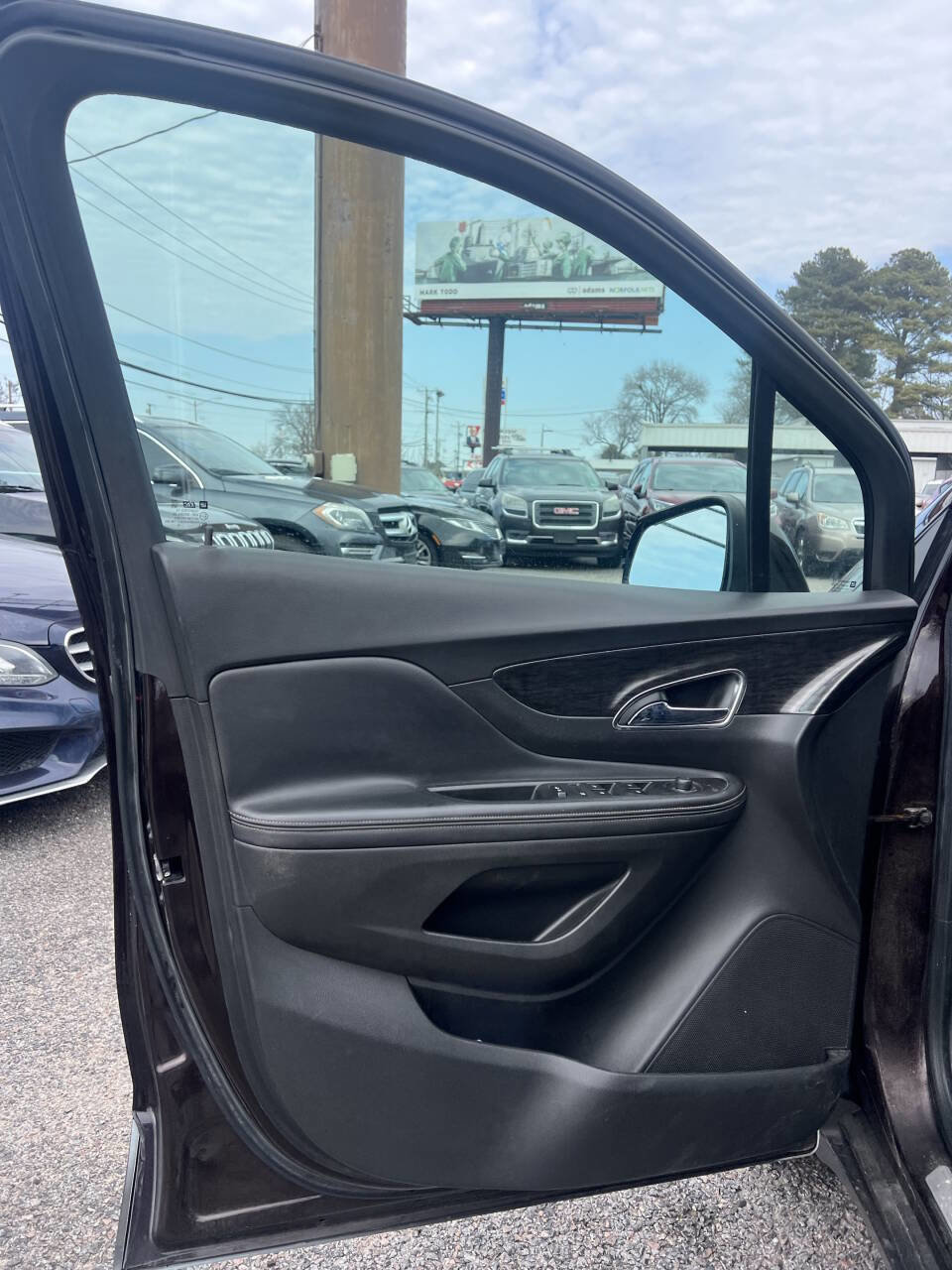 Used 2015 Buick Encore Base 4dr Crossover image 9